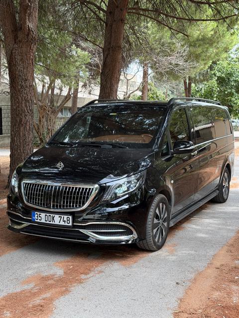 Havalimanı transferi için hazır VIP araç